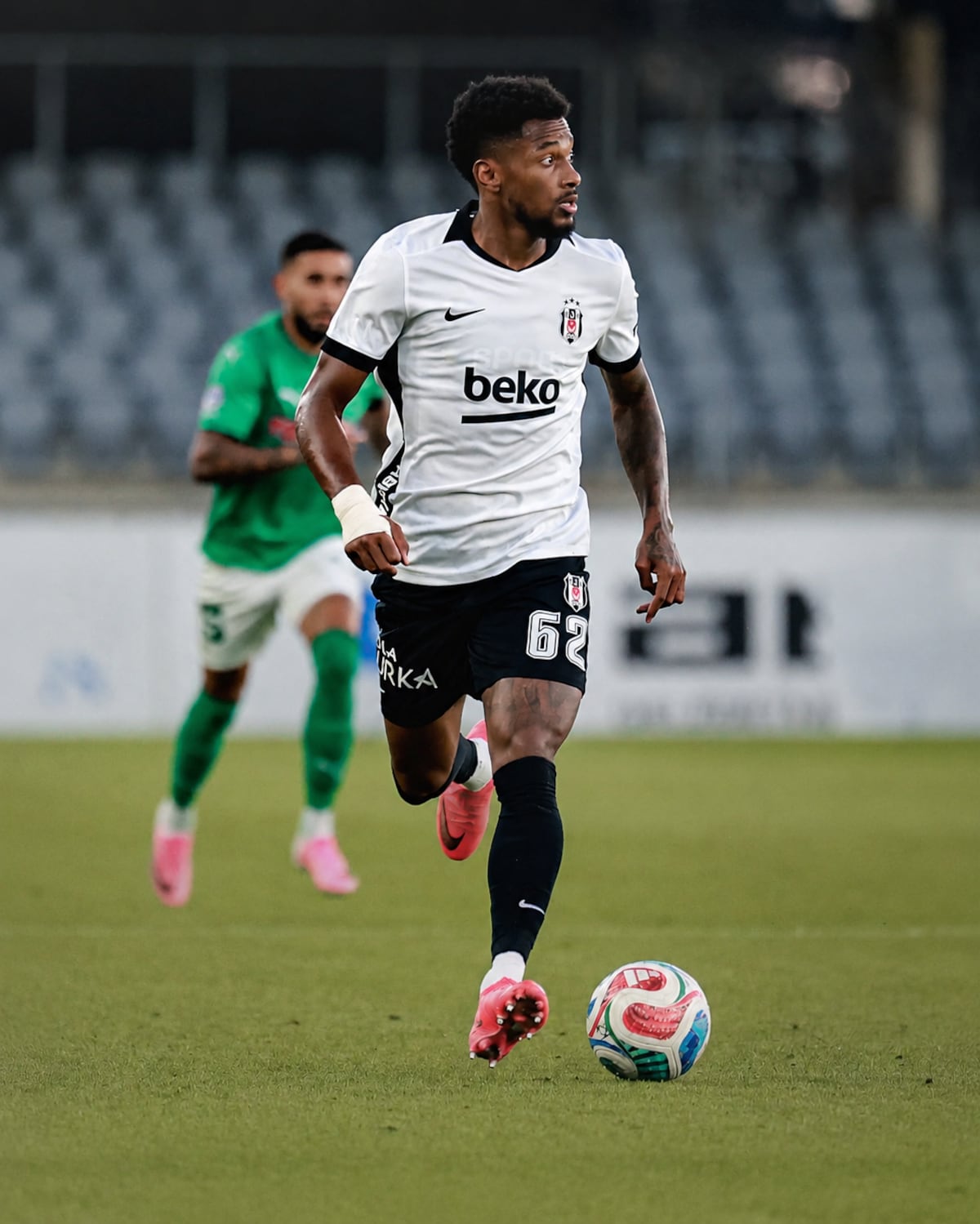 Michael Amir Murillo avanza a la Europa League