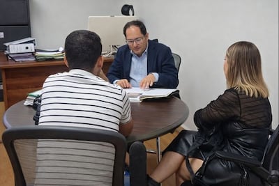 Acodeco te enseña a reclamar de manera correcta: así evitas que te metan un golazo en tus compras y servicios