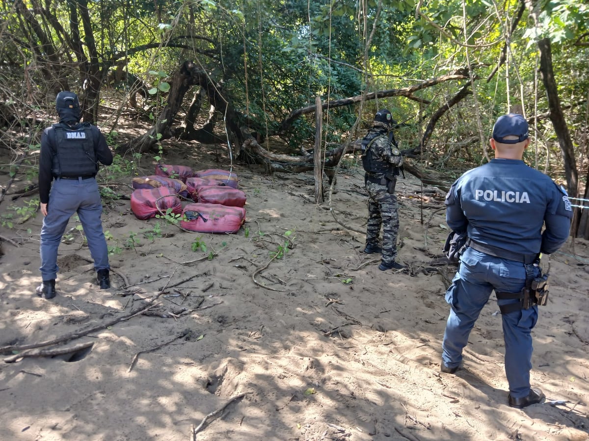 Operativo en Pedasí deja 240 paquetes de presunta droga y siete aprehendidos