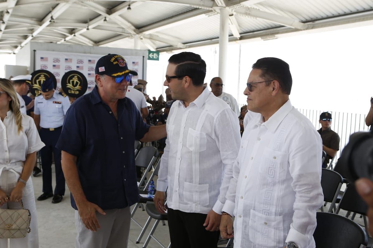 ¡Gigante en la bahía! Mayer Mizrachi y diputados conocen el USS Nimitz, que está en aguas panameñas