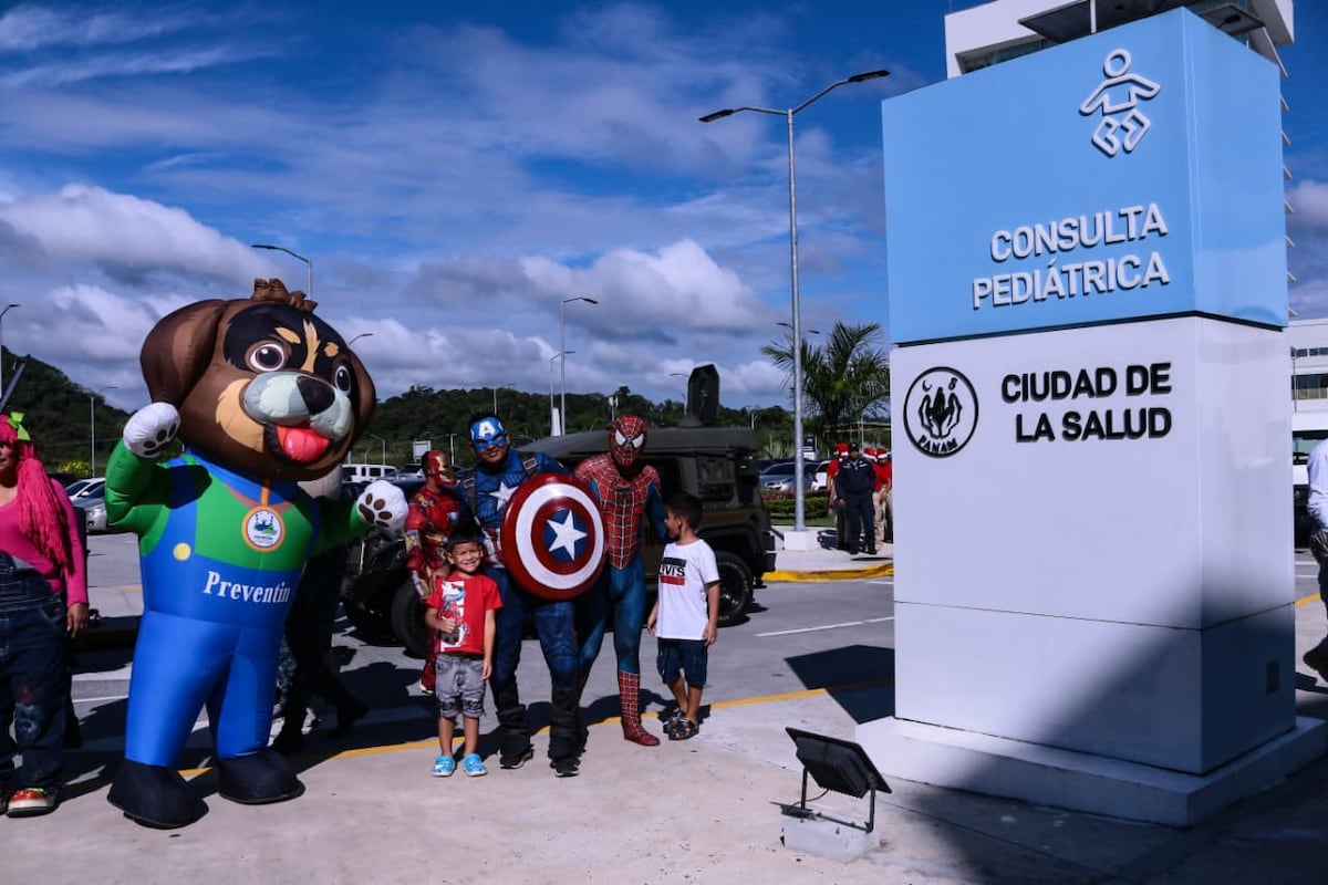 Estamentos de seguridad llevan de magia navideña el Hospital Pediátrico de la Ciudad de la Salud