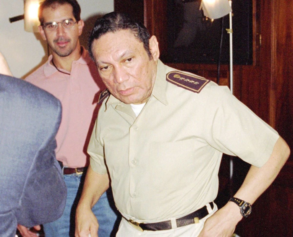 Noriega fue abandonado a muy temprana edad por su madre