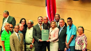 Extrabajadores del IRHE planean marcha para exigir el pago de 240 millones de dólares