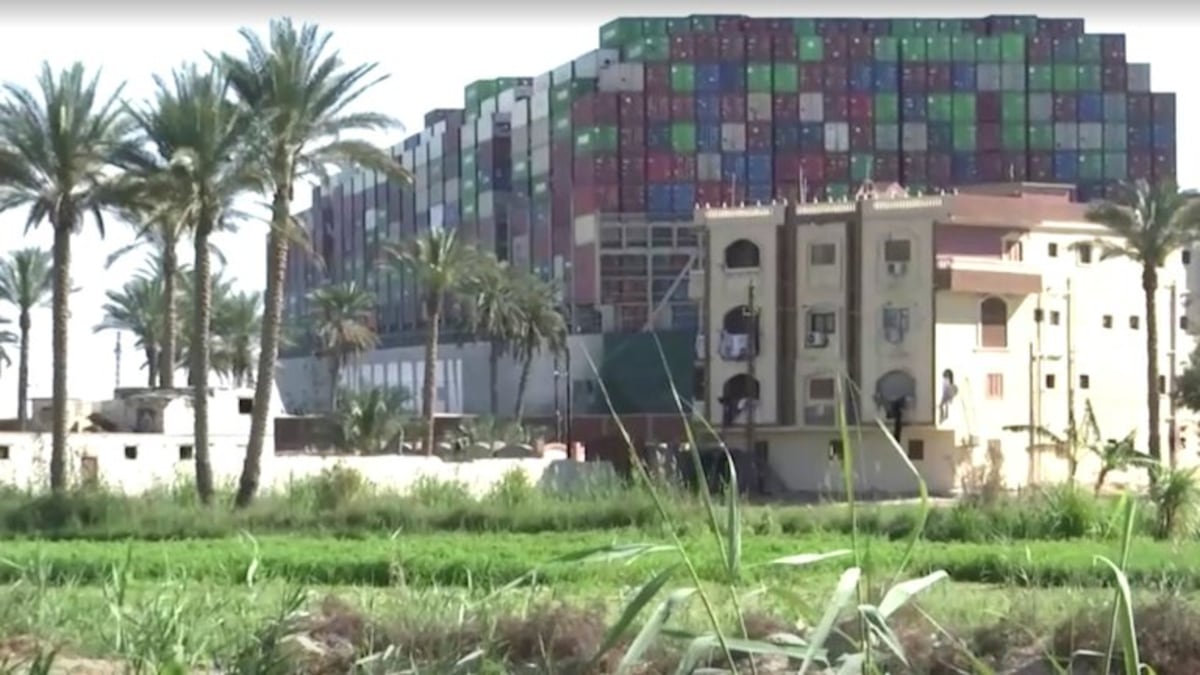 Café, papel higiénico y gasolina. Productos que pronto escasearán en el mundo por bloqueo en el Canal de Suez