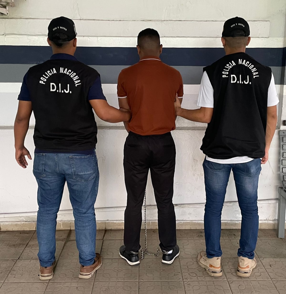 Cae exvendedor acusado de llevarse casi $72 mil en tarjetas telefónicas