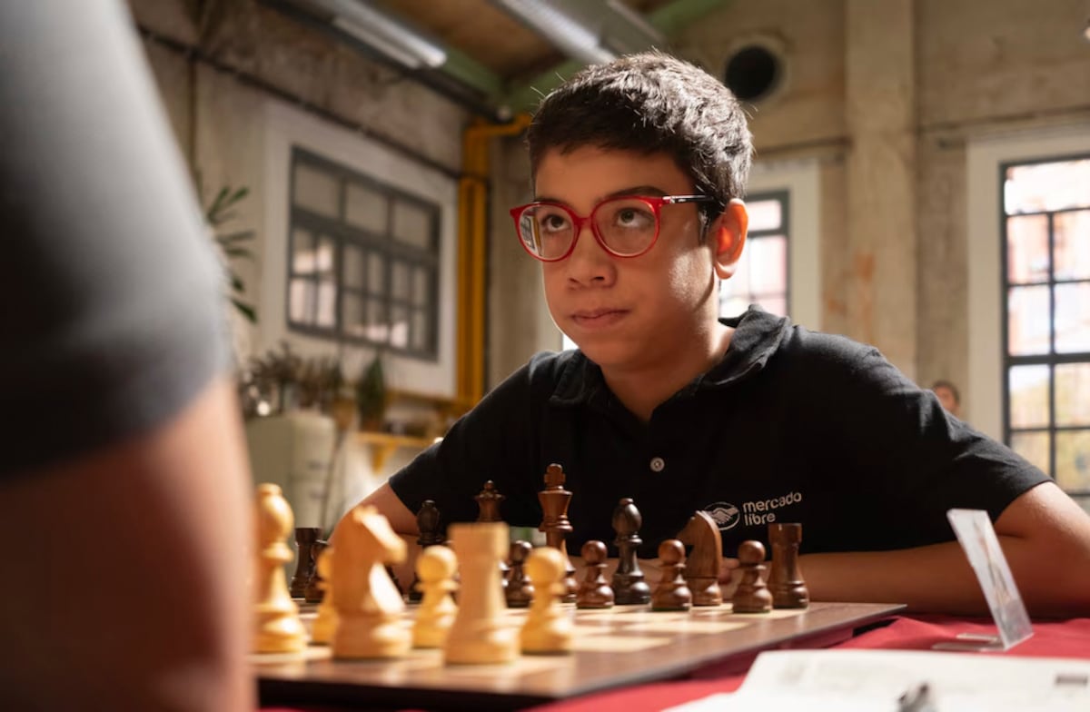 Conoce al prodigio argentino Faustino Oro, el ‘Messi del ajedrez’, que arrasa con récords a sus 11 años