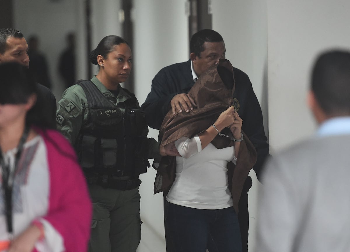 Le echan 50 años de prisión a abogada asesina