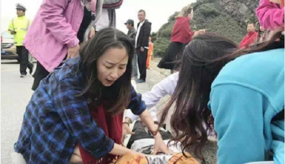 Enfermera se ha convertido en heroína tras rescatar a cuatro en su luna de miel