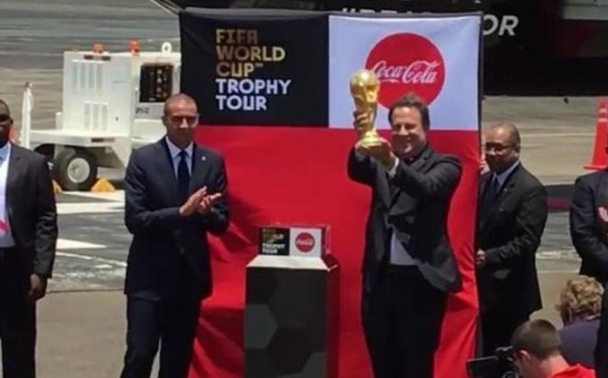 Y Varela alzó la Copa del Mundo. ¿Suerte pa'l mundial?