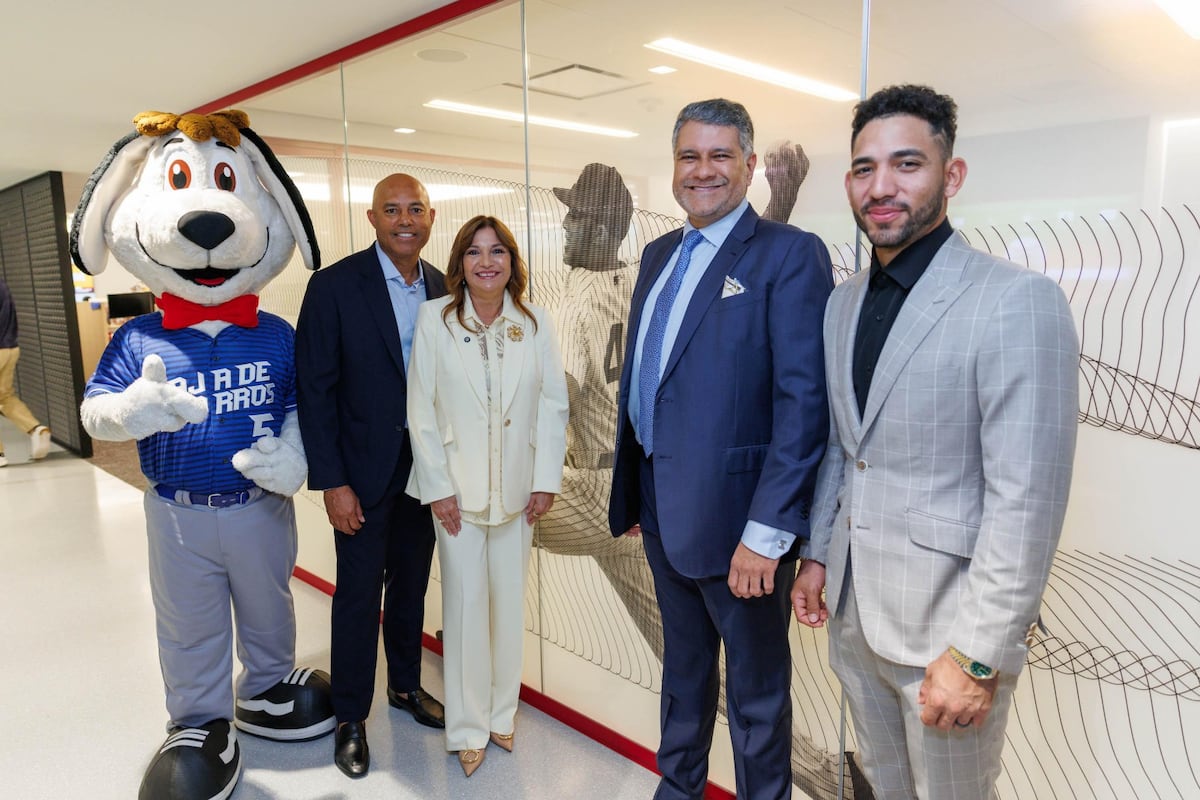 Estrellas del béisbol buscan sacar adelante el talento beisbolero del país