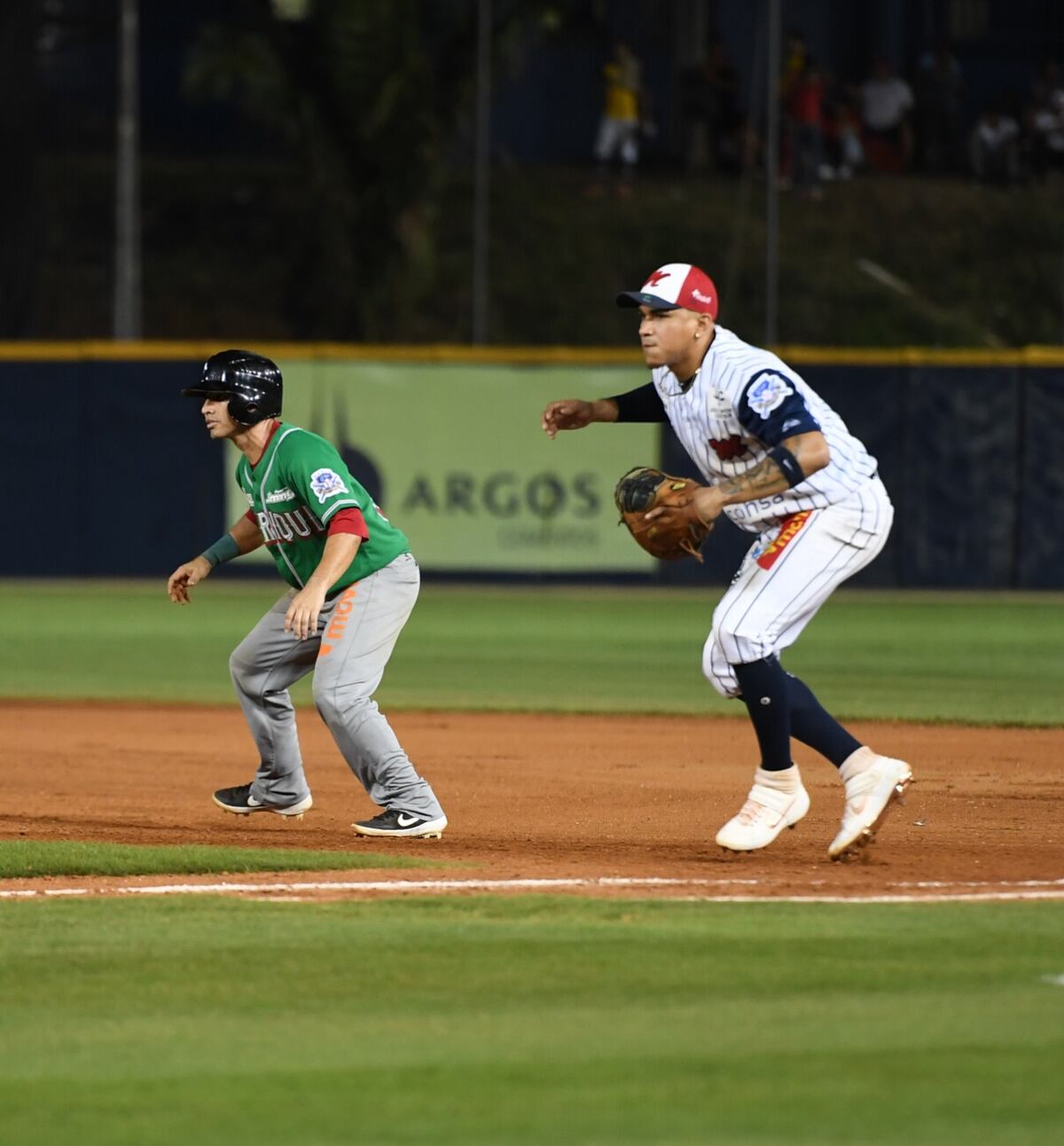 Desde las 4 de la madrugada están llegando fanáticos. El Kenny Serracín recibe hoy a Metro y a Murillo III