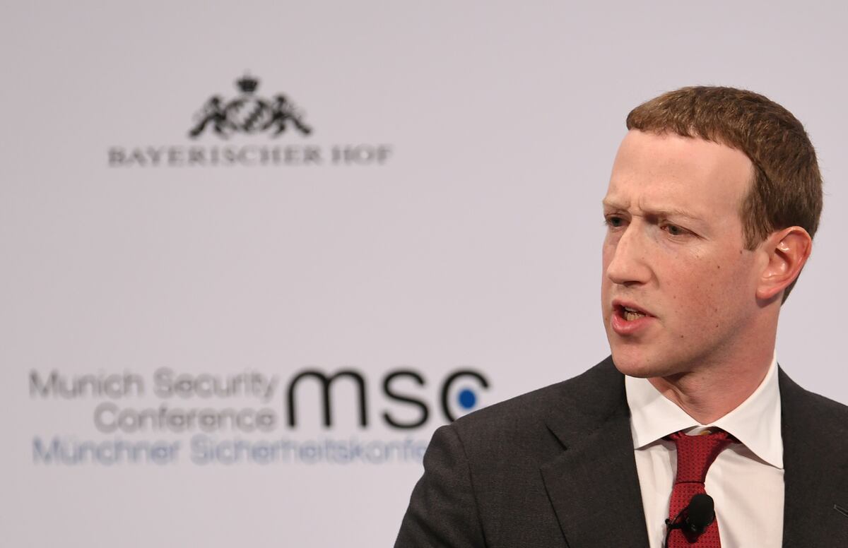 Pese a rebelión de personal de Facebook, Zuckerberg desestima acciones contra publicaciones de Trump