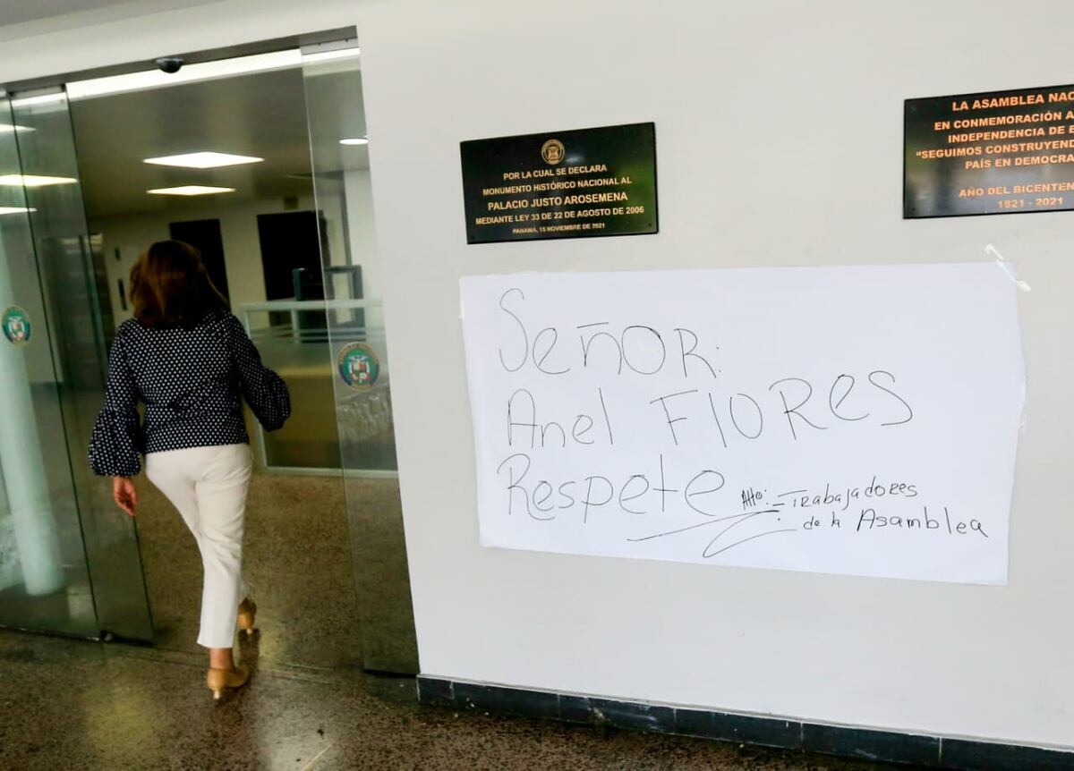 Se emberracan los funcionarios: ‘Señor Anel Flores respete’