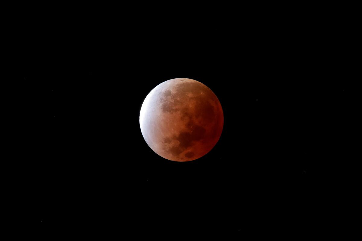 Eclipse parcial de Luna: 208 minutos y 23 segundos. ¿El más largo en siglos?