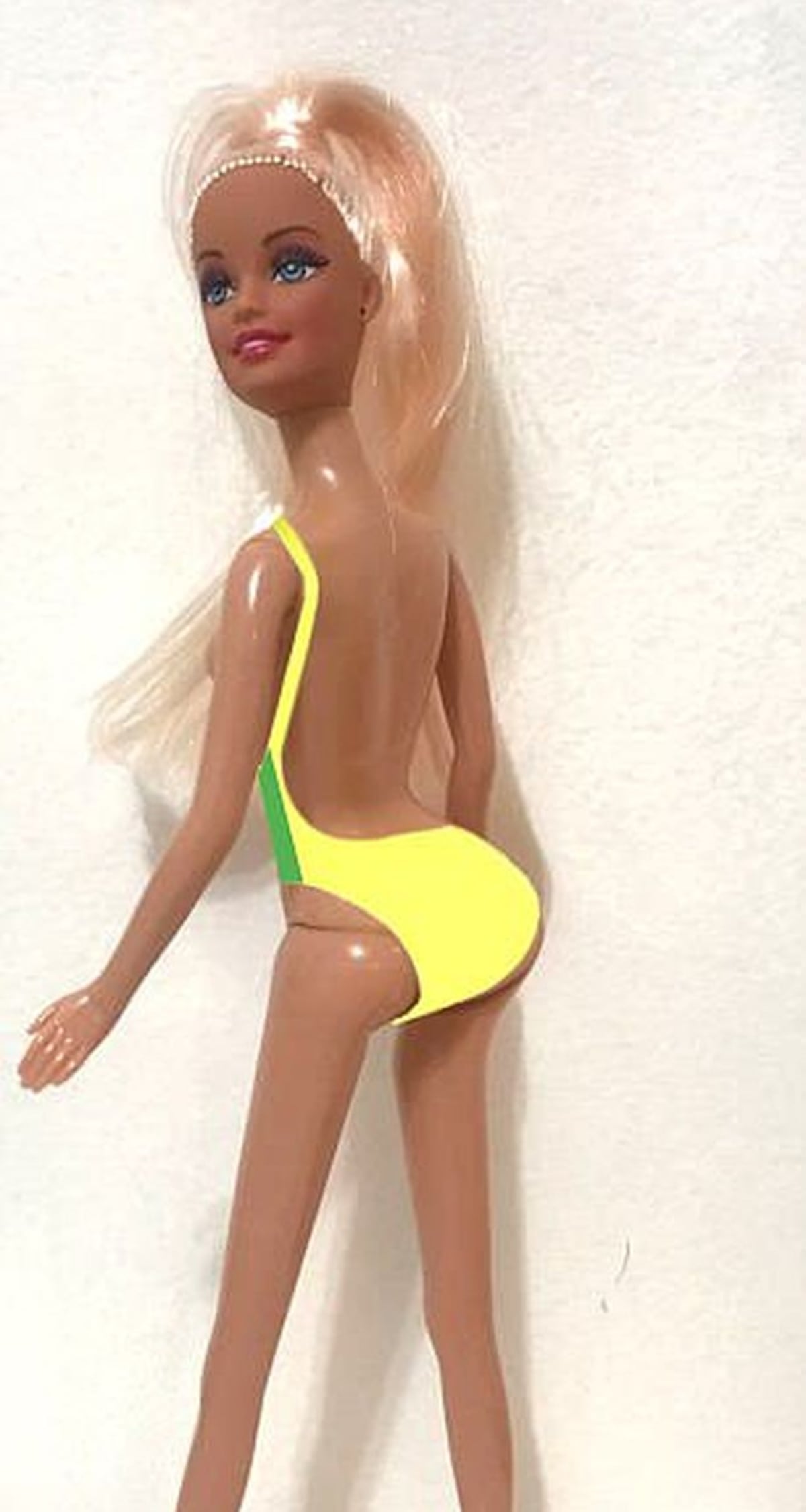 Esta muñeca pasó por el quirófano antes de llegar a las vitrinas (Fotos)