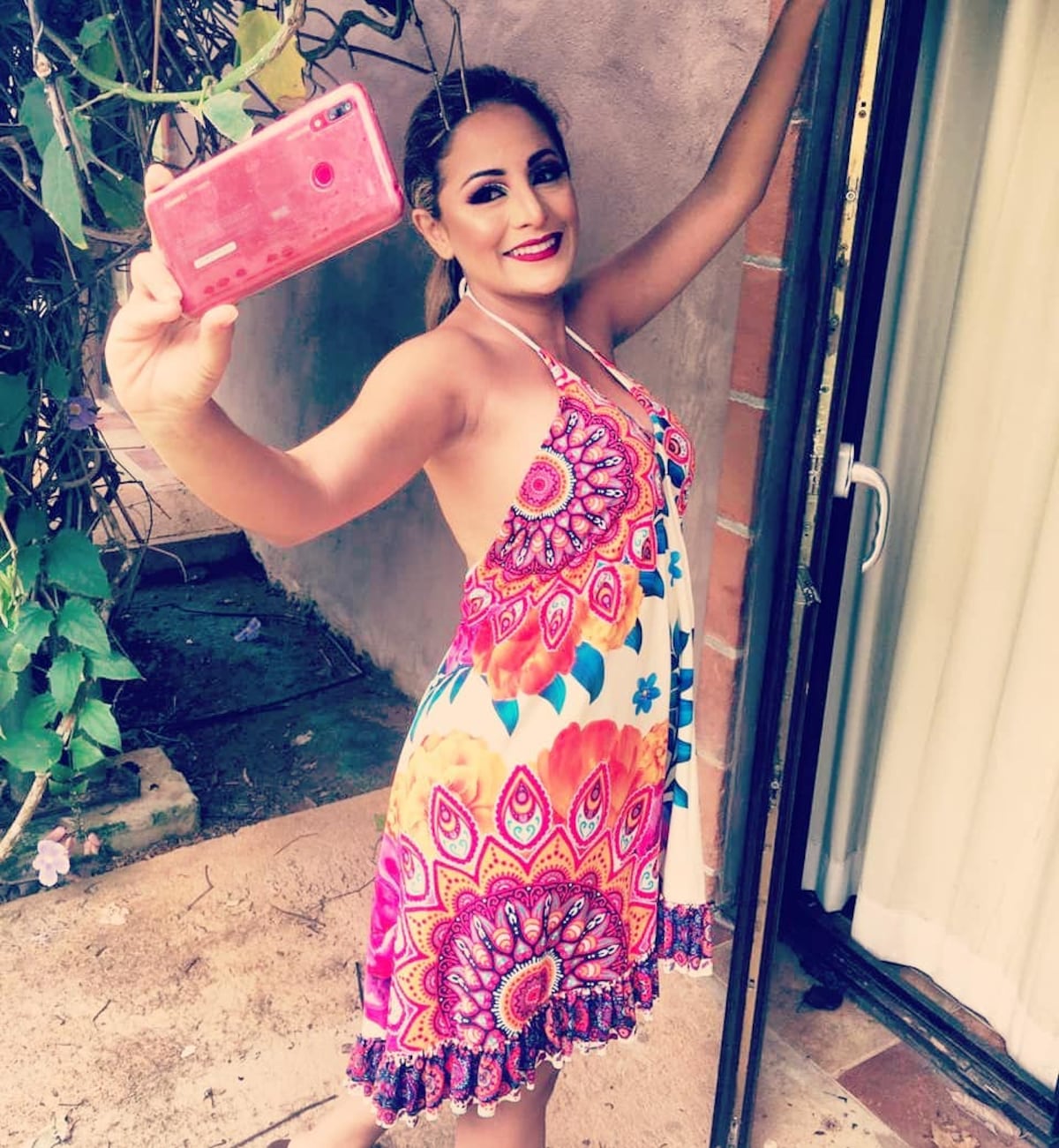 Karen Peralta contenta de volver a la televisión después de 8 años y anuncia su segundo embarazo