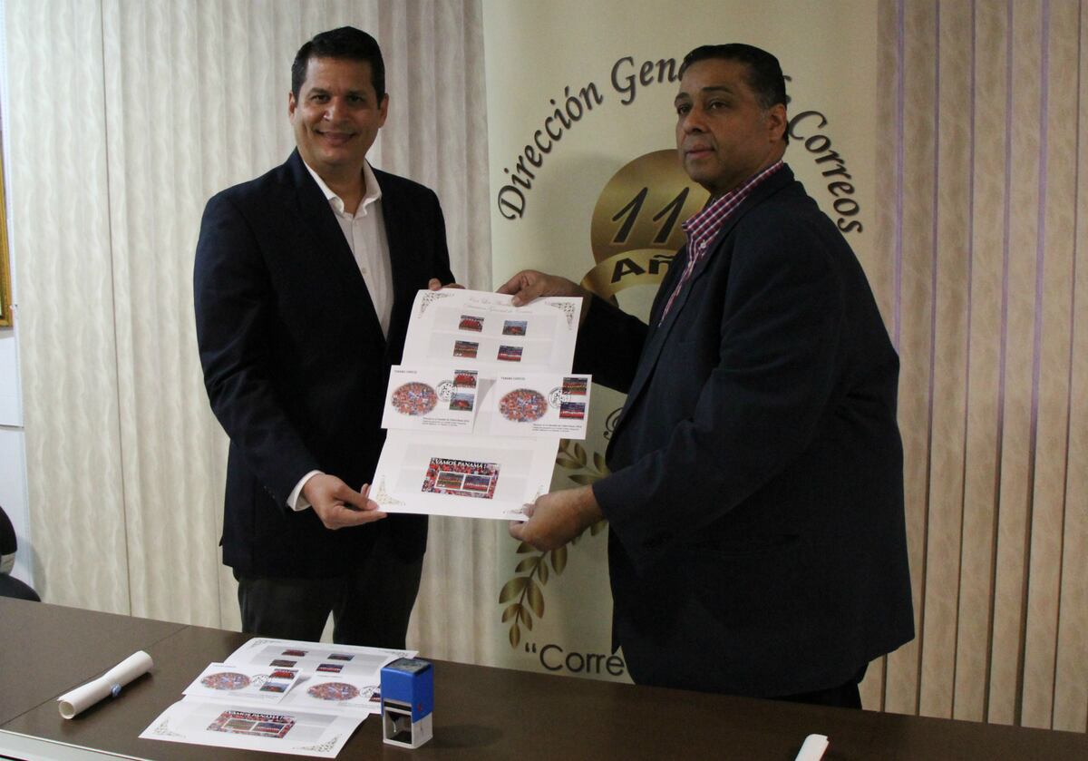 Conmemoran aniversario mundialista de Panamá con estampillas de correo