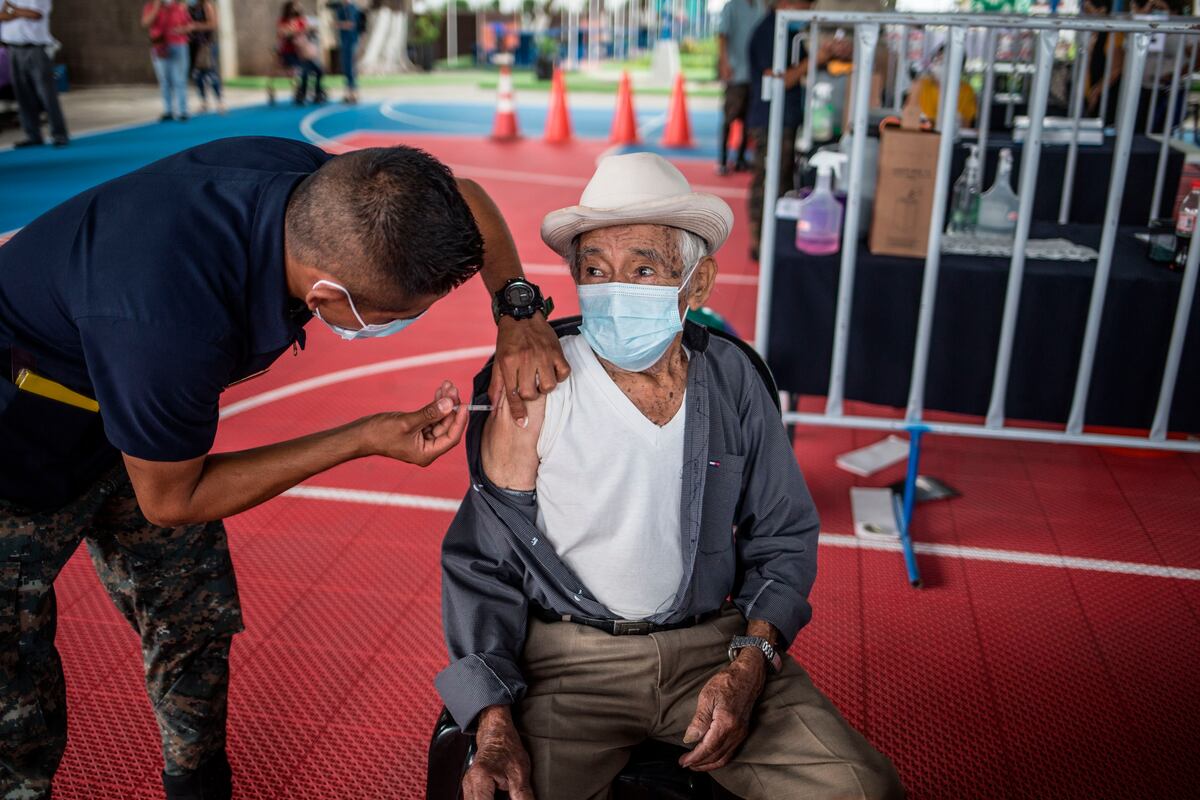 Exigen renuncia del presidente de Guatemala por su ‘incapacidad’ en la pandemia