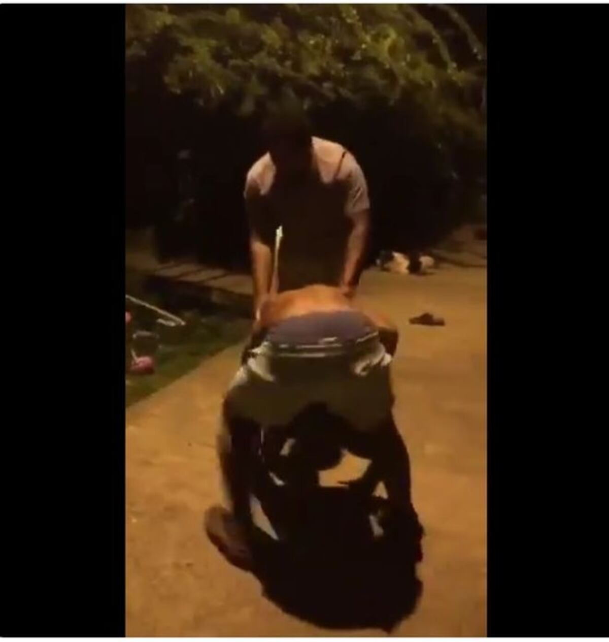 Filtran video. Estaba 'hasta la guacha', borracho,le entran a golpes y lo filman