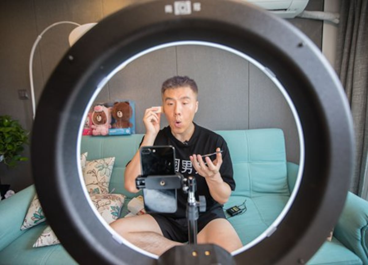 Qué hay detrás del crecimiento de los hombres afeminados en China