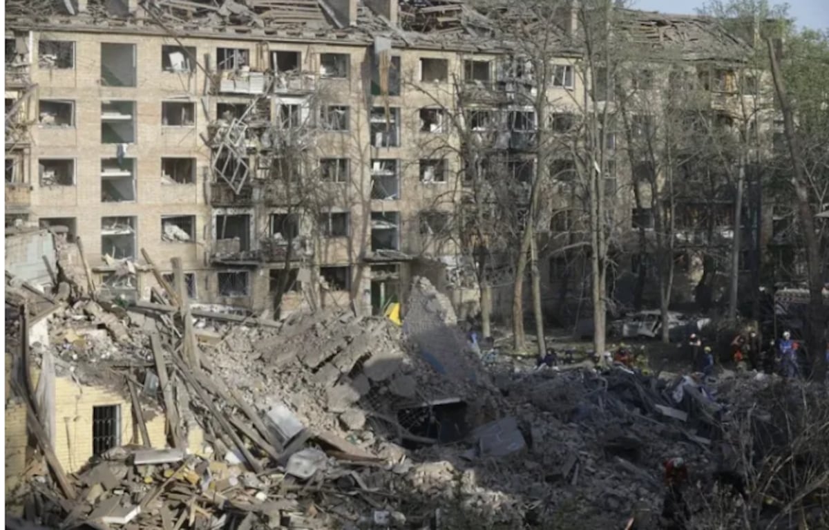 Kiev bajo fuego: ataque ruso deja 12 muertos y más de 90 heridos