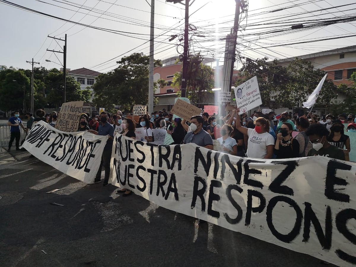 Ánimos caldeados. Siguen las protestas en los predios del Senniaf por el abuso contra menores de edad 