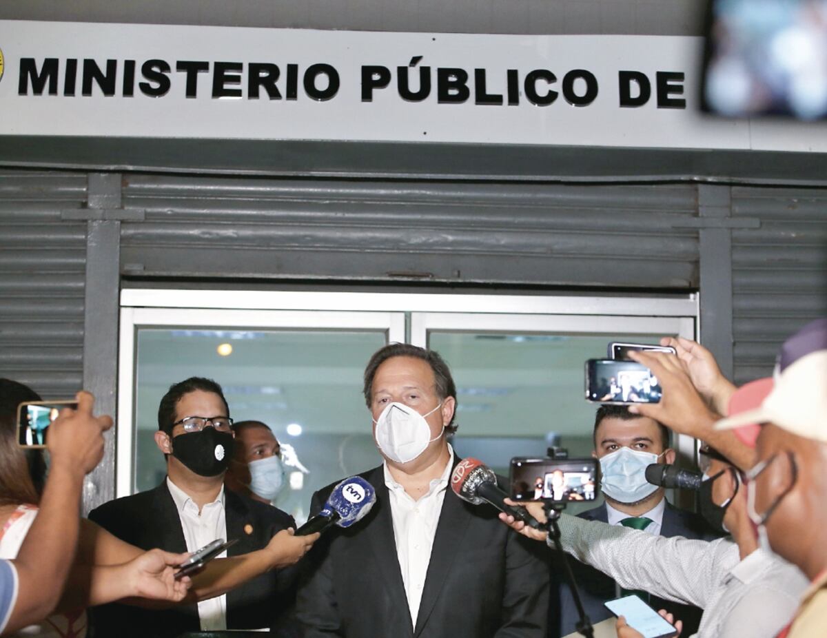 Niegan permiso de salida del país al expresidente Juan Carlos Varela