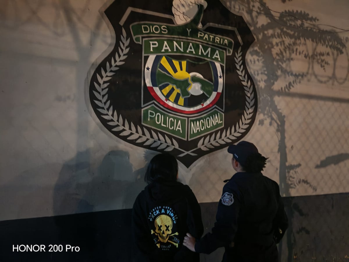 ¡Escándalo en ‘El Cholódromo’! Mujer cae con 23 carrizos de droga y dinero en efectivo