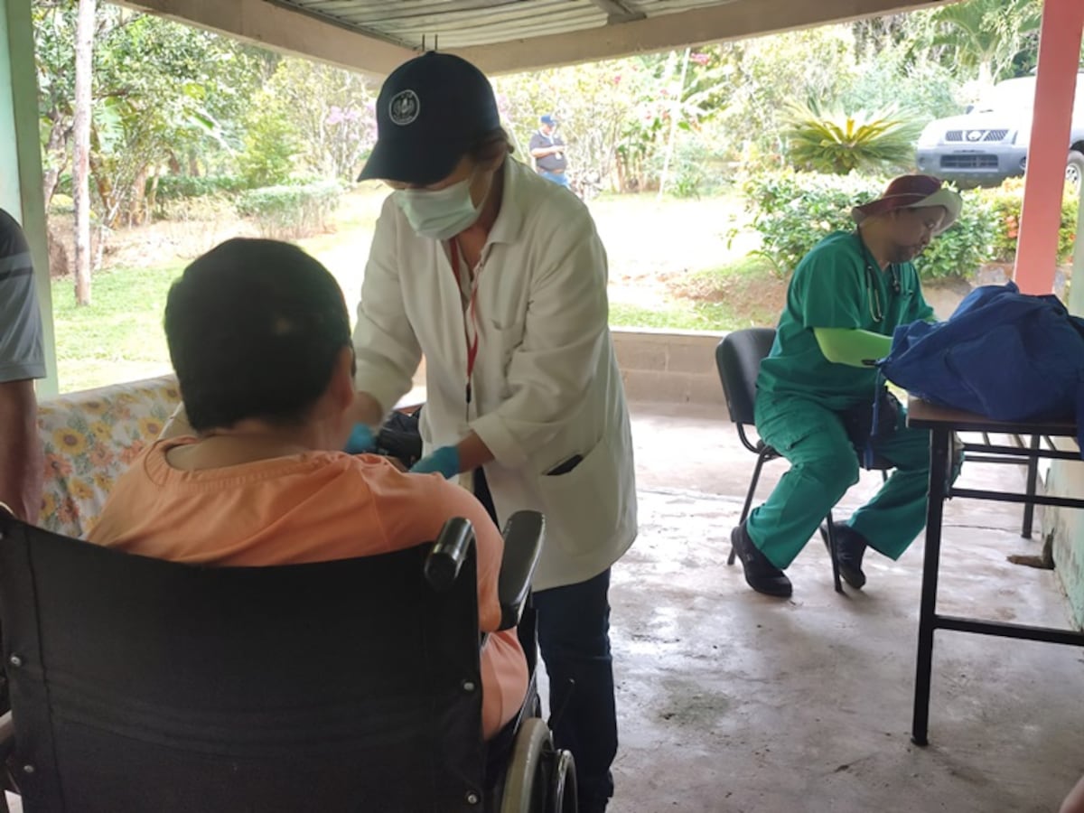 El SADI en Penonomé, hace caminatas de 40 min para salvar a enfermos en zonas remotas