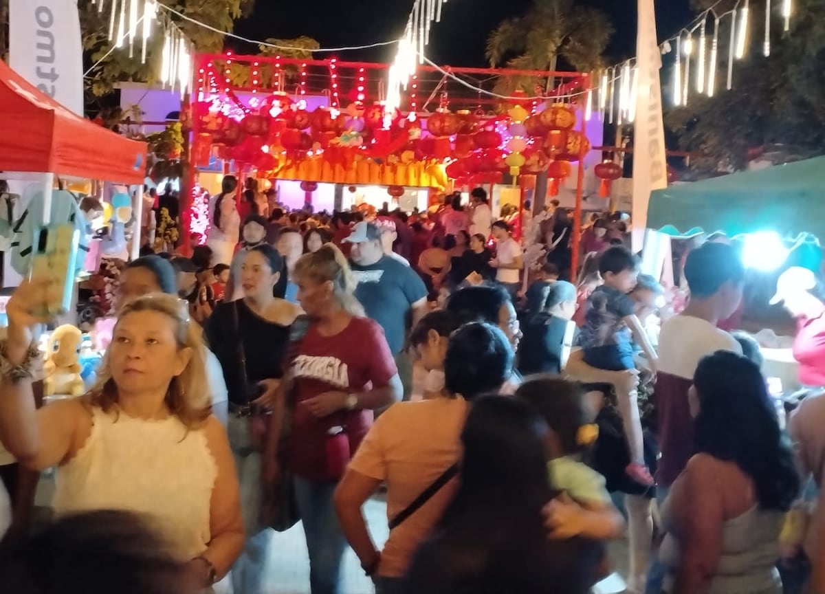 Santiago se vistió de rojo y oro para celebrar el Año Nuevo Chino