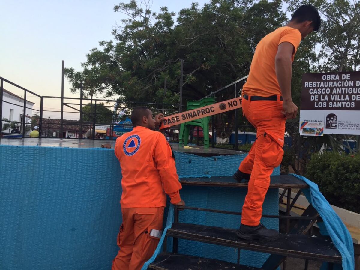 Sinaproc cancela tarimas en La Villa de Los Santos tras caída de personas