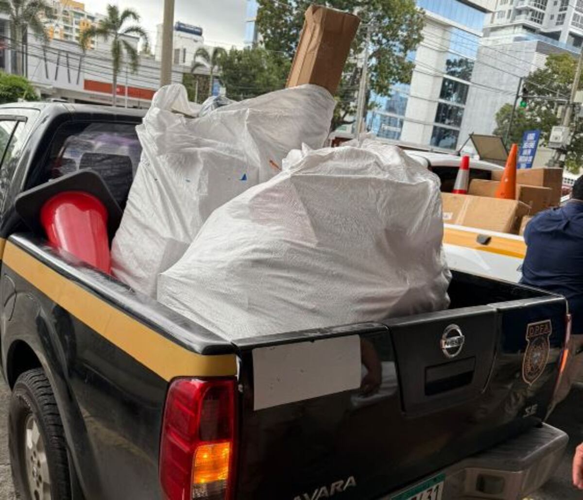 DPFA allana local de courier en Vía España y retira mercancía sin papeles