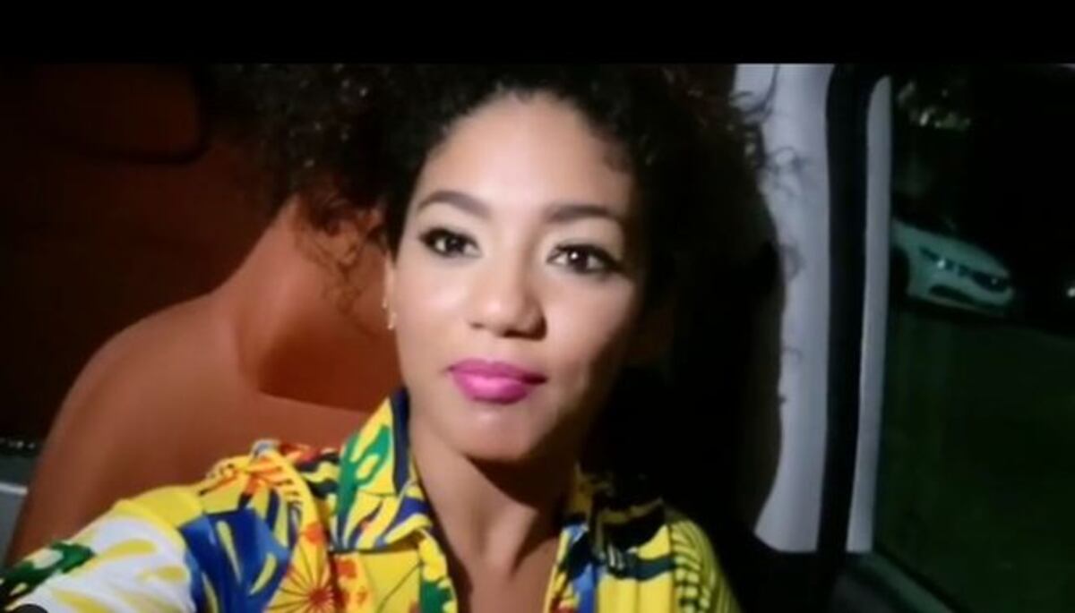 Presentadora panameña explica por qué se quita la ropa.Y habla de Marihuana.