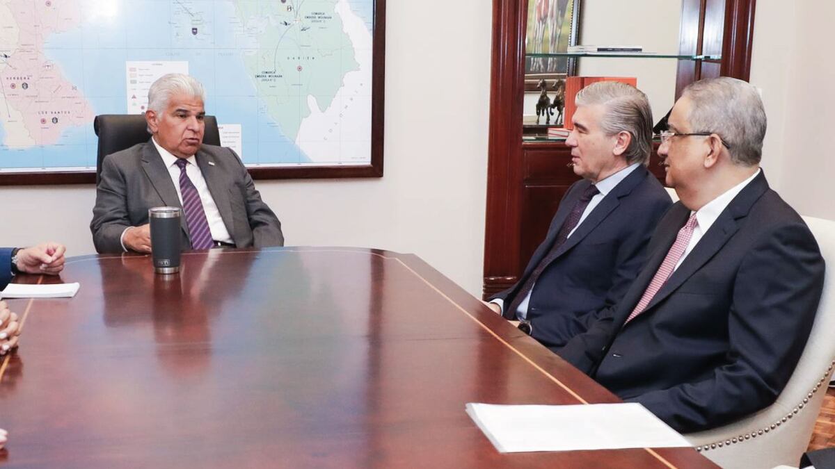 El Presidente de la república, José Raúl Mulino y Francisco Reynés, presidente de Grupo Naturgy, reafirma el compromiso para mejorar el servicio al cliente