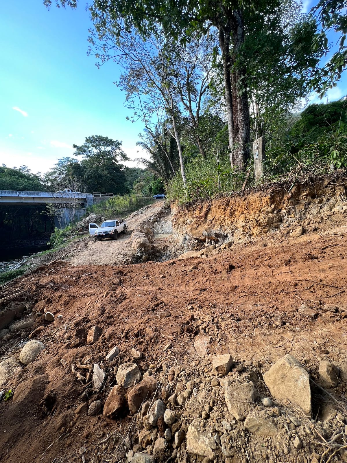 Ajo. Modelo de OnlyFans que hace una calle, le reclama a diputada Génesis Arjona. Le diremos por qué