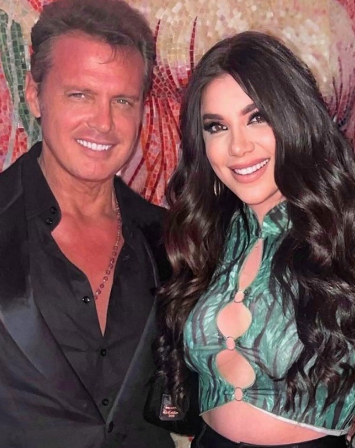 Tiene el secreto del elixir de la juventud. Luis Miguel de 52 años aparece más delgado y guapo