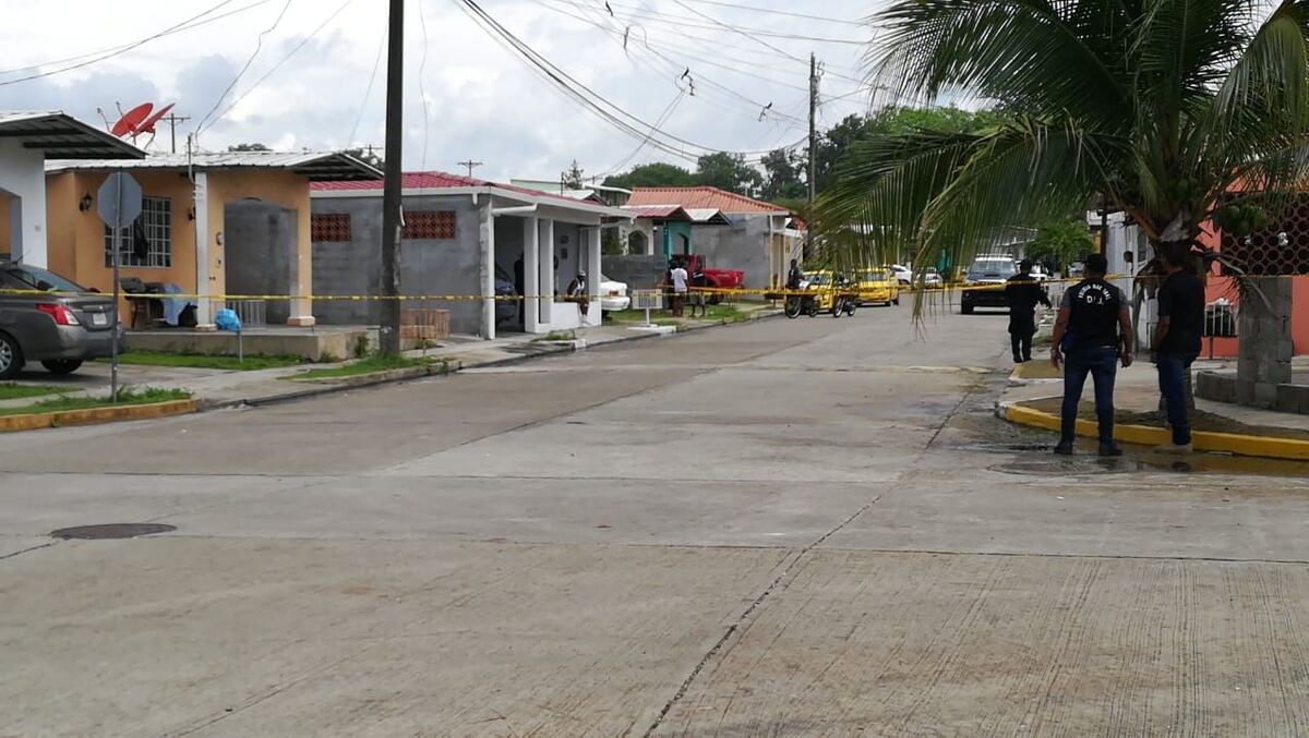 Lo matan sentado afuera de una casa en Colón
