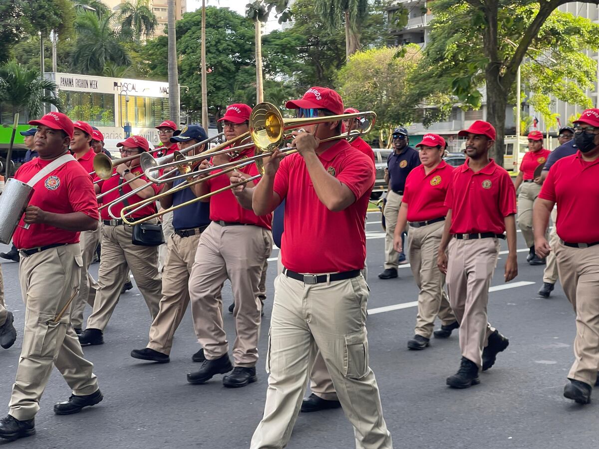 Caminatón despide el mes de la cinta rosada y celeste con amor y solidaridad