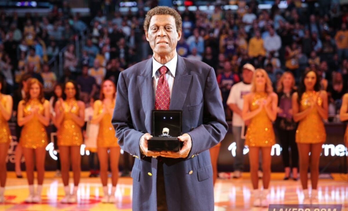 ¡ADIVINA DE QUIÉN! Lakers colocarán su sexta estatua 