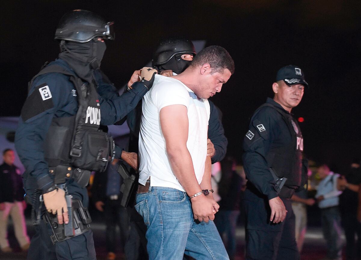 Tras la fuga de Ventura Ceballos varias personalidades le ‘disparan’ a Mirones y a la Policía