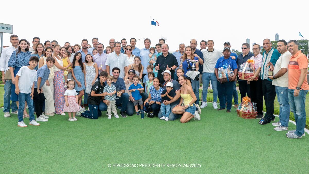 ‘Aryna’ cruza primera en el Clásico Arango del Hipódromo Presidente Remón