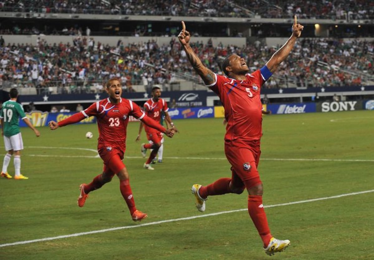 GALERÍA | Mira las 32 fotos históricas de Román Torres en su cumpleaños