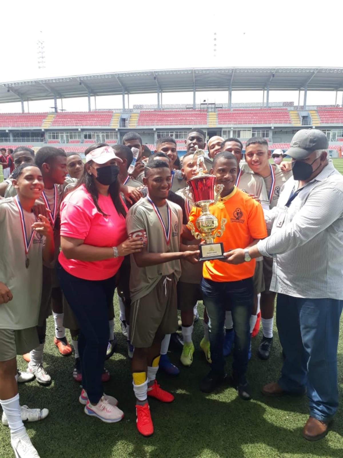 El colegio Abel Bravo de Colón se coronó campeón del torneo intercolegial de fútbol “graduandos 2021″