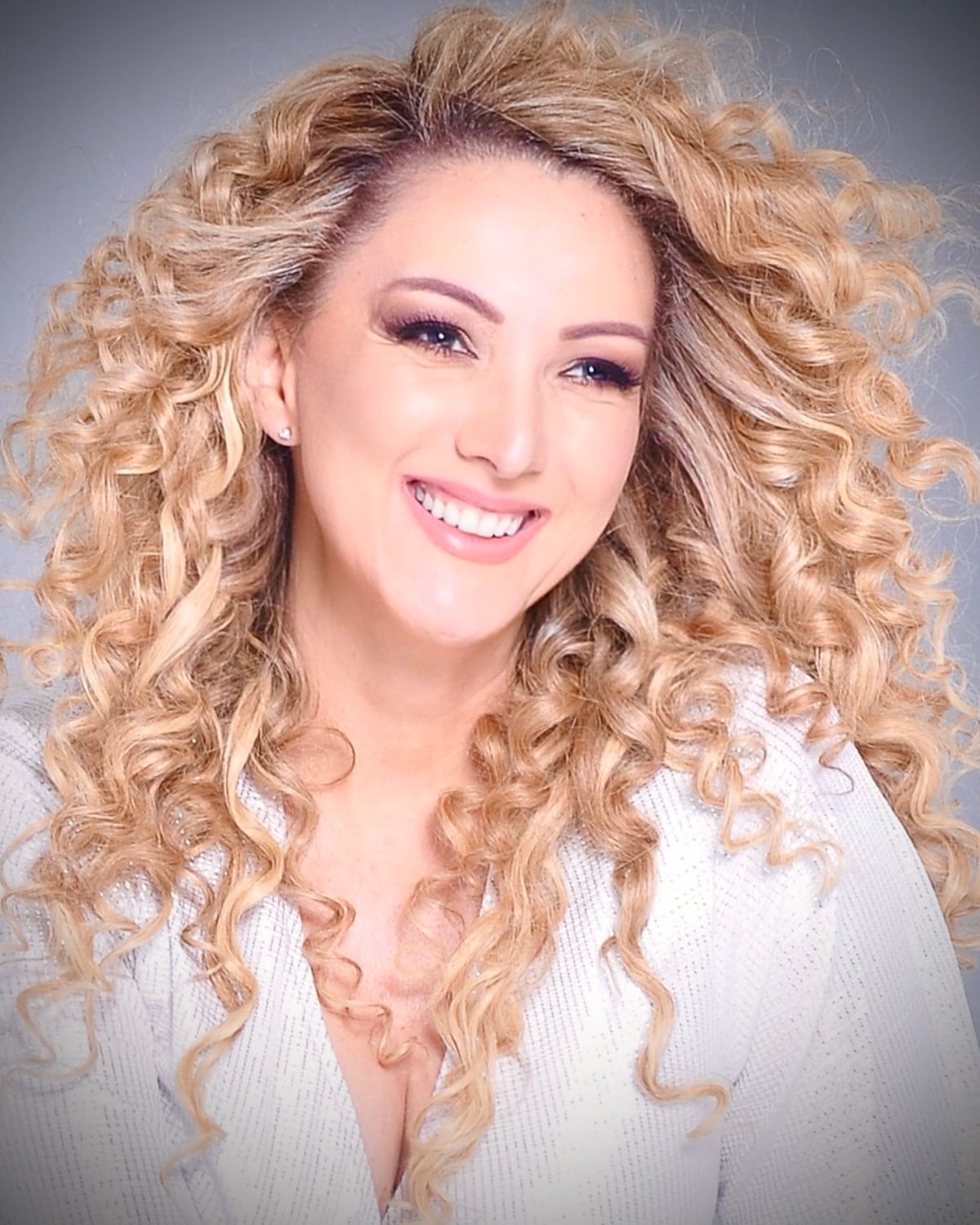 Presentará a su nuevo amor. Erika Ender lanzará un video junto a su actual pareja. Crece la expectativa