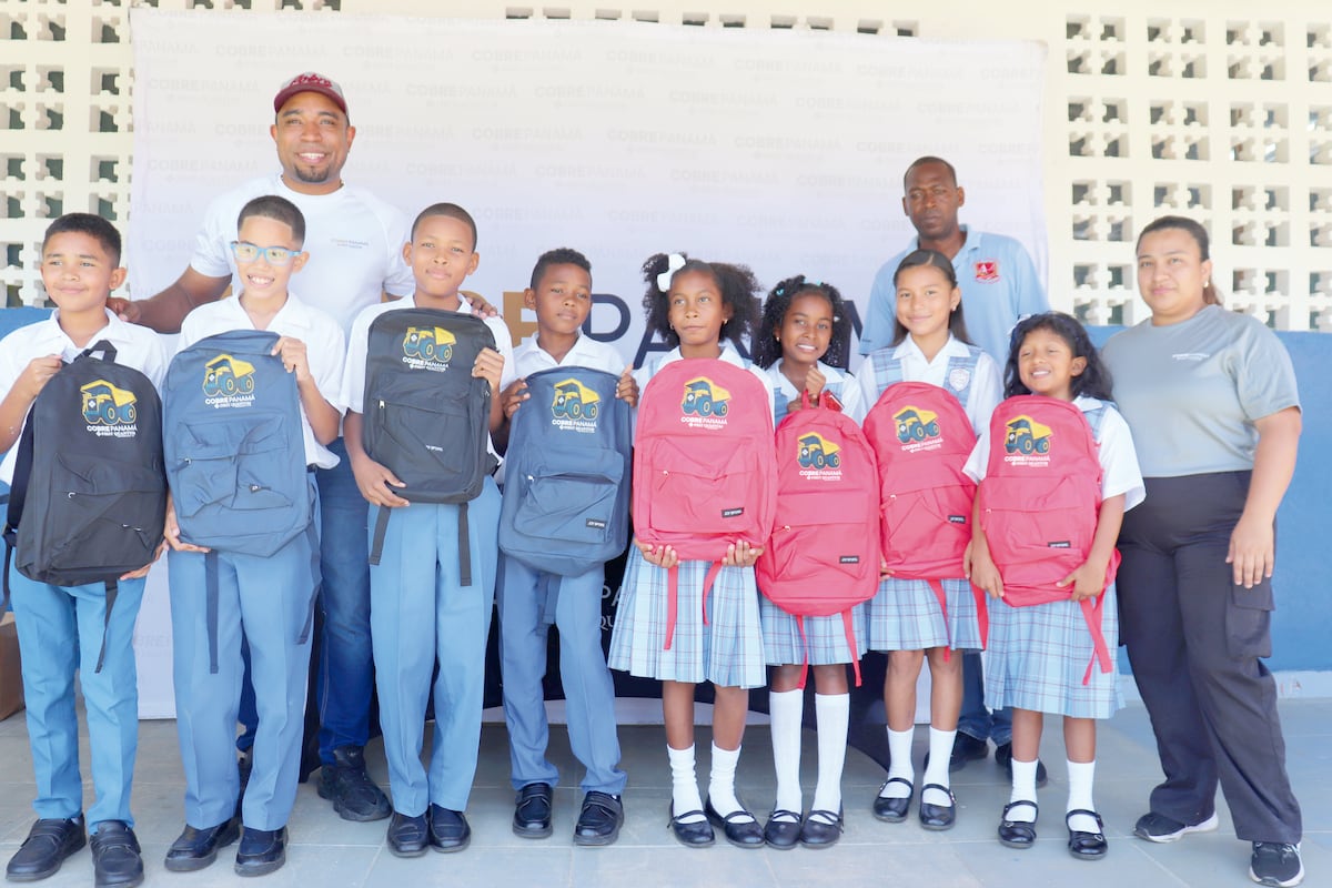 Cobre Panamá entrega mochilas a más de 1,350 estudiantes  en distintas escuelas de Colón
