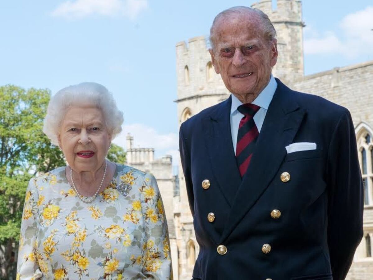 Carlos III reveló la última conversación que tuvo con su padre, el duque de Edimburgo