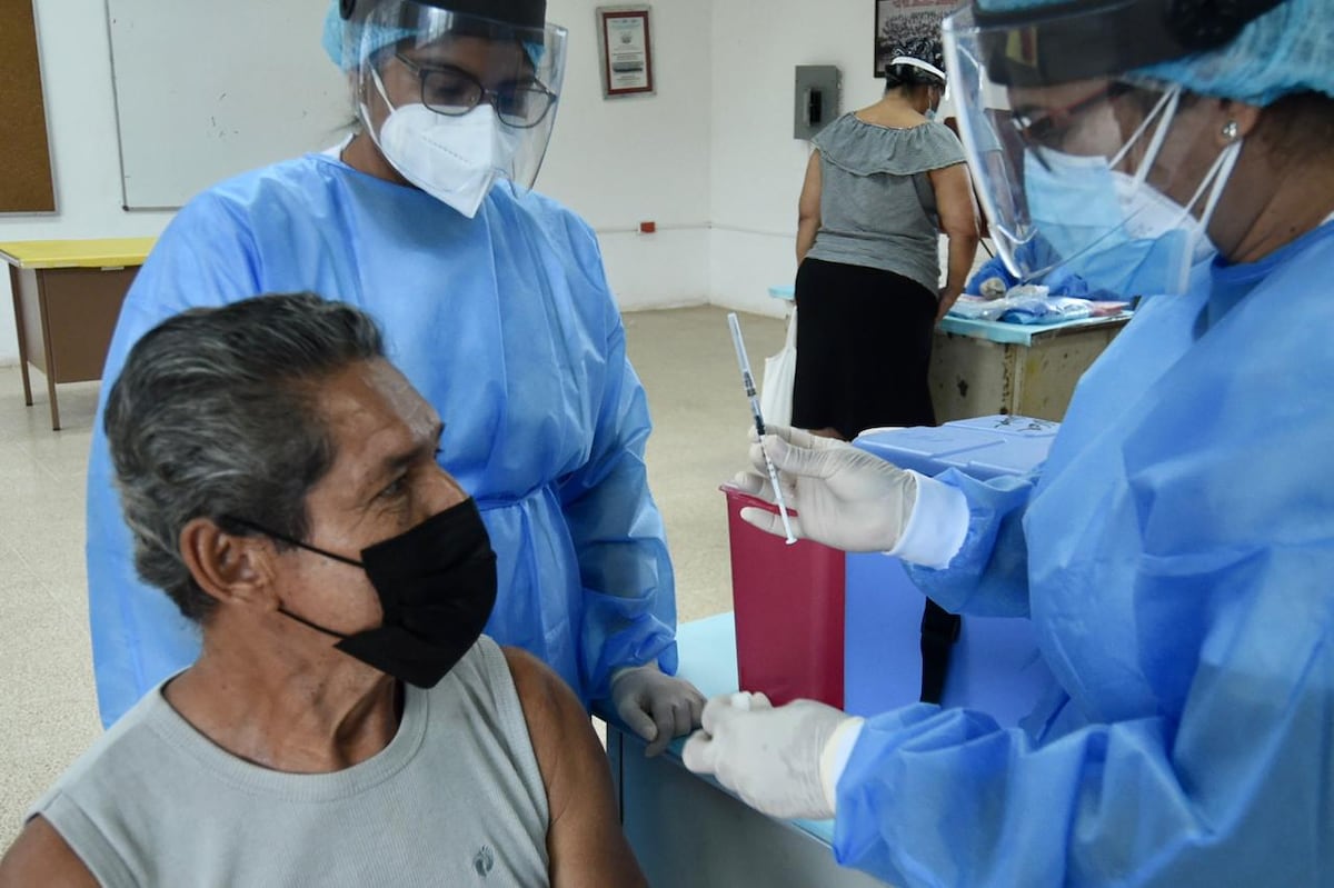 Último día de vacunas contra la covid-19 en el circuito 8-1 y 8-10