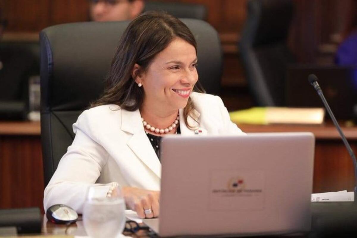 Ministra de Educación es citada al Pleno de la Asamblea para que despeje duda del desarrollo del año escolar | Video