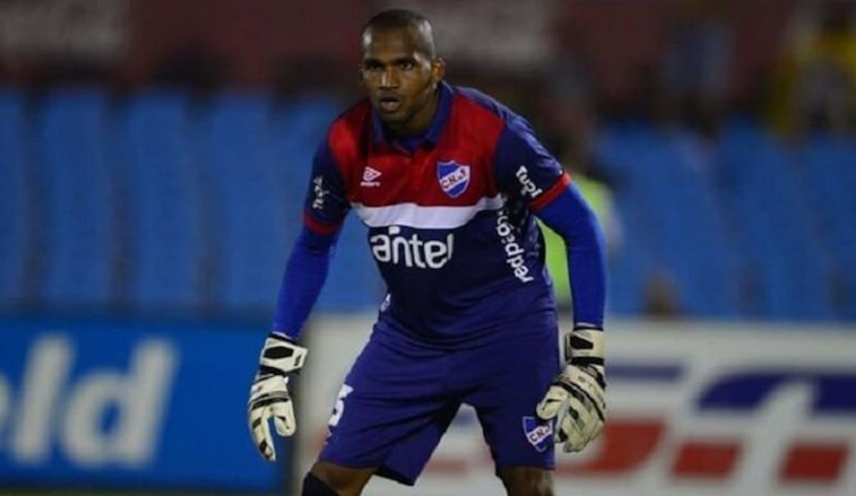 ‘Manotas’ Mejía es elegido como el mejor portero del 2020 por la afición del fútbol uruguayo