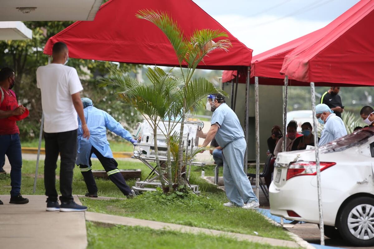 Trasladan pacientes del Complejo Hospitalario al hospital de Panamá Este